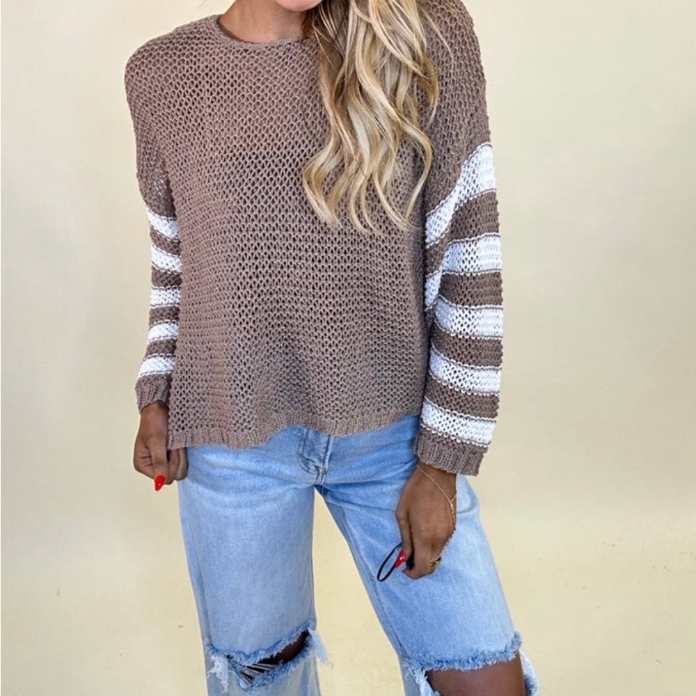 Cozy Co. light knit striped pullover in size m/l
